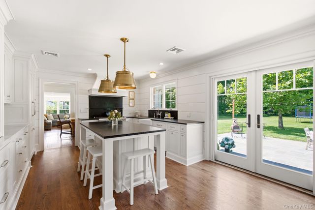 23 Renwick Avenue, Huntington, NY 11743