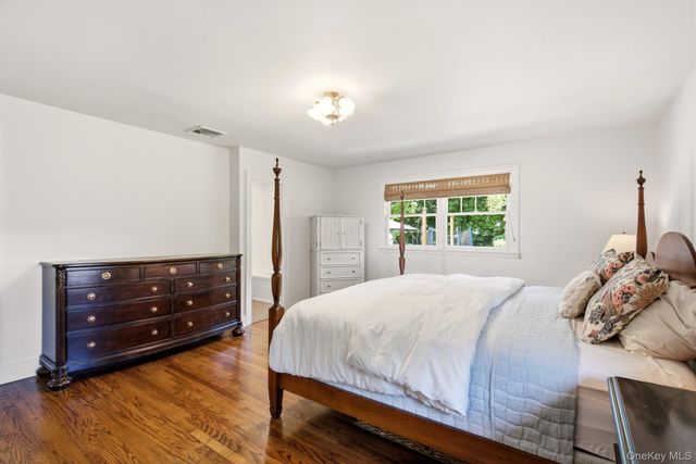 23 Renwick Avenue, Huntington, NY 11743