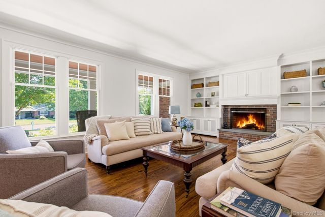 23 Renwick Avenue, Huntington, NY 11743
