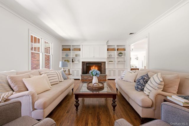 23 Renwick Avenue, Huntington, NY 11743