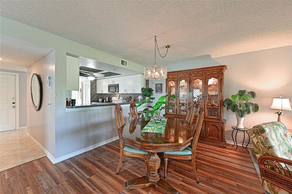Image 15 of property listing at 6611 STONE RIVER ROAD 106, Bradenton, FL 34203