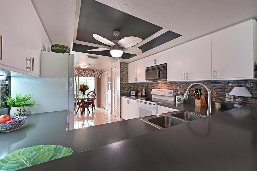 Image 17 of property listing at 6611 STONE RIVER ROAD 106, Bradenton, FL 34203