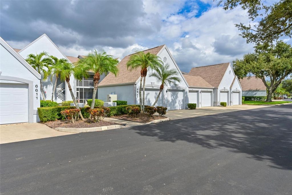Image 3 of property listing at 6611 STONE RIVER ROAD 106, Bradenton, FL 34203