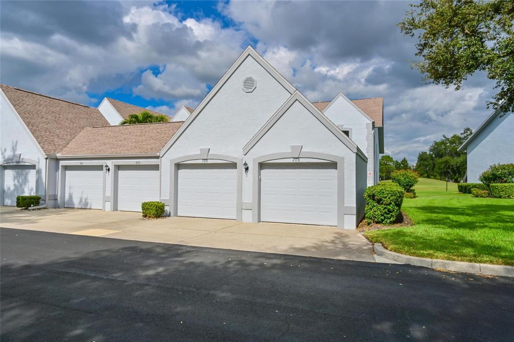 Image 4 of property listing at 6611 STONE RIVER ROAD 106, Bradenton, FL 34203