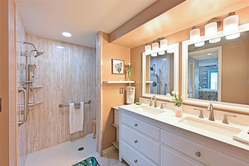 Image 31 of property listing at 6611 STONE RIVER ROAD 106, Bradenton, FL 34203