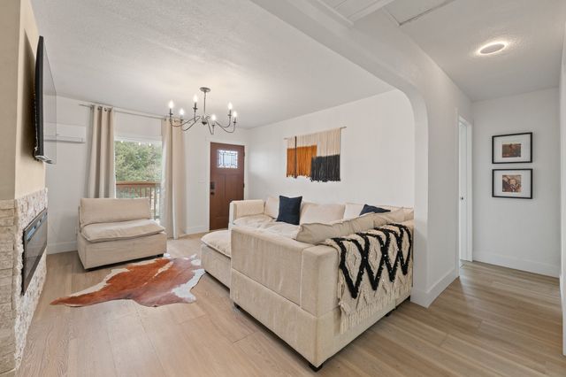 708 Litigation Street, Glen Rose, TX 76043