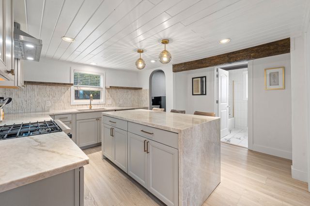 708 Litigation Street, Glen Rose, TX 76043