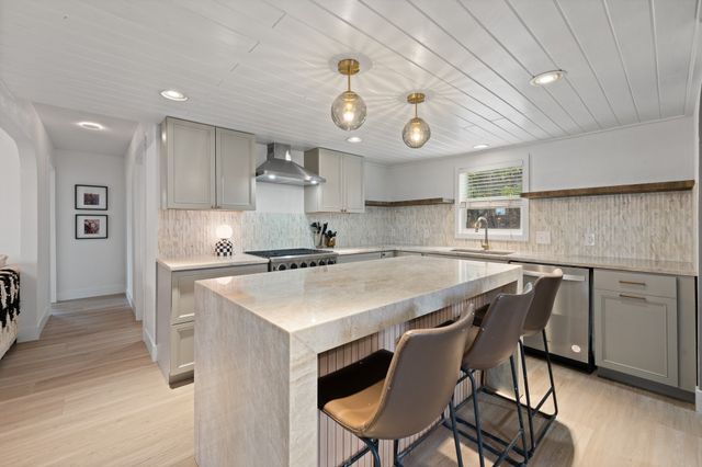 708 Litigation Street, Glen Rose, TX 76043