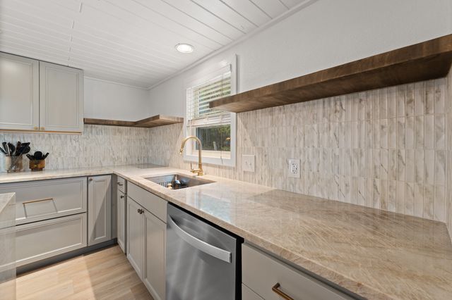 708 Litigation Street, Glen Rose, TX 76043