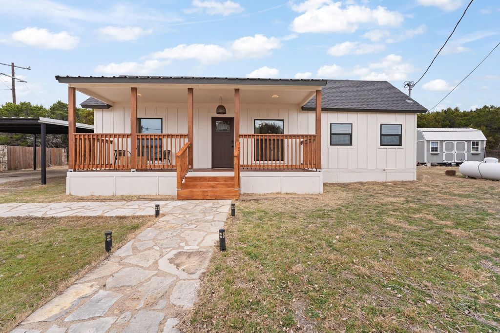 708 Litigation Street, Glen Rose, TX 76043