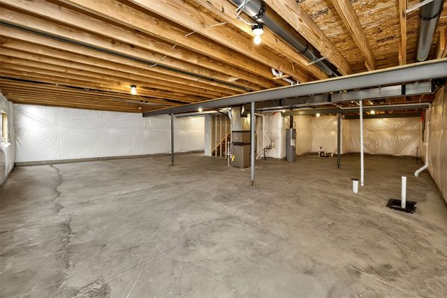 130 NW Rolling Circle, Waukee, IA 50263