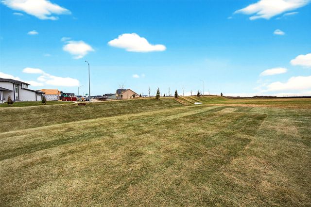 130 NW Rolling Circle, Waukee, IA 50263