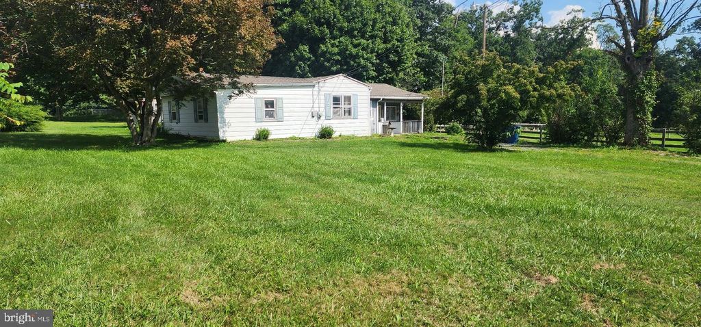 Image 1 of property listing at 9 CLEAR SPRING RD, Dillsburg, PA 17019