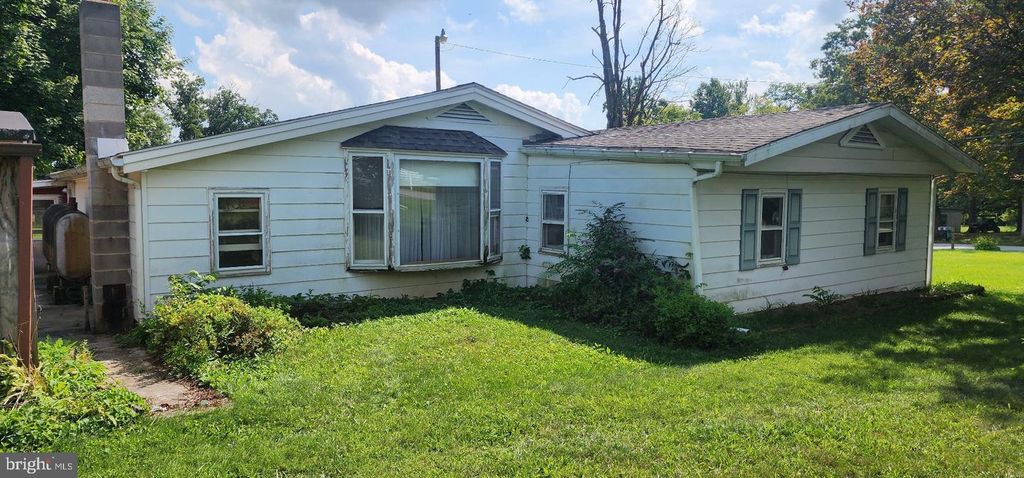 Image 5 of property listing at 9 CLEAR SPRING RD, Dillsburg, PA 17019