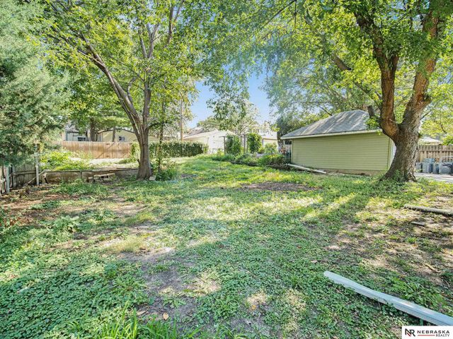 1744 S 25 Street, Lincoln, NE 68502