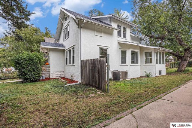 1744 S 25 Street, Lincoln, NE 68502