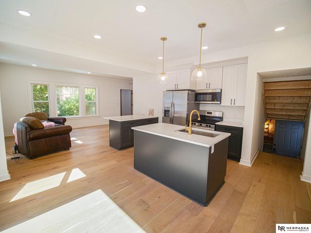 1744 S 25 Street, Lincoln, NE 68502