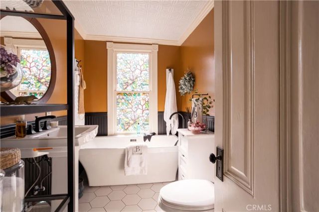 250 N Primrose Avenue, Monrovia, CA 91016