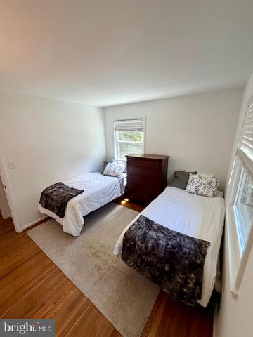 604 YEONAS DR SW, Vienna, VA 22180