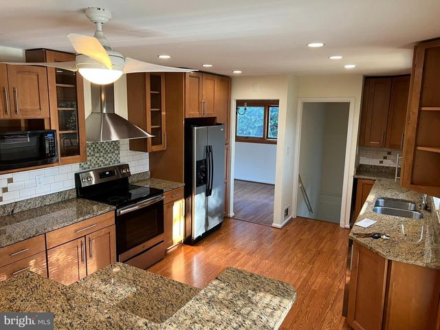 604 YEONAS DR SW, Vienna, VA 22180