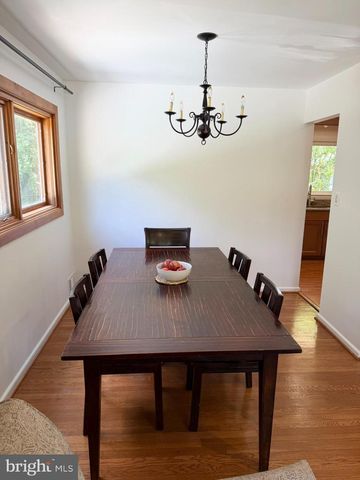 604 YEONAS DR SW, Vienna, VA 22180