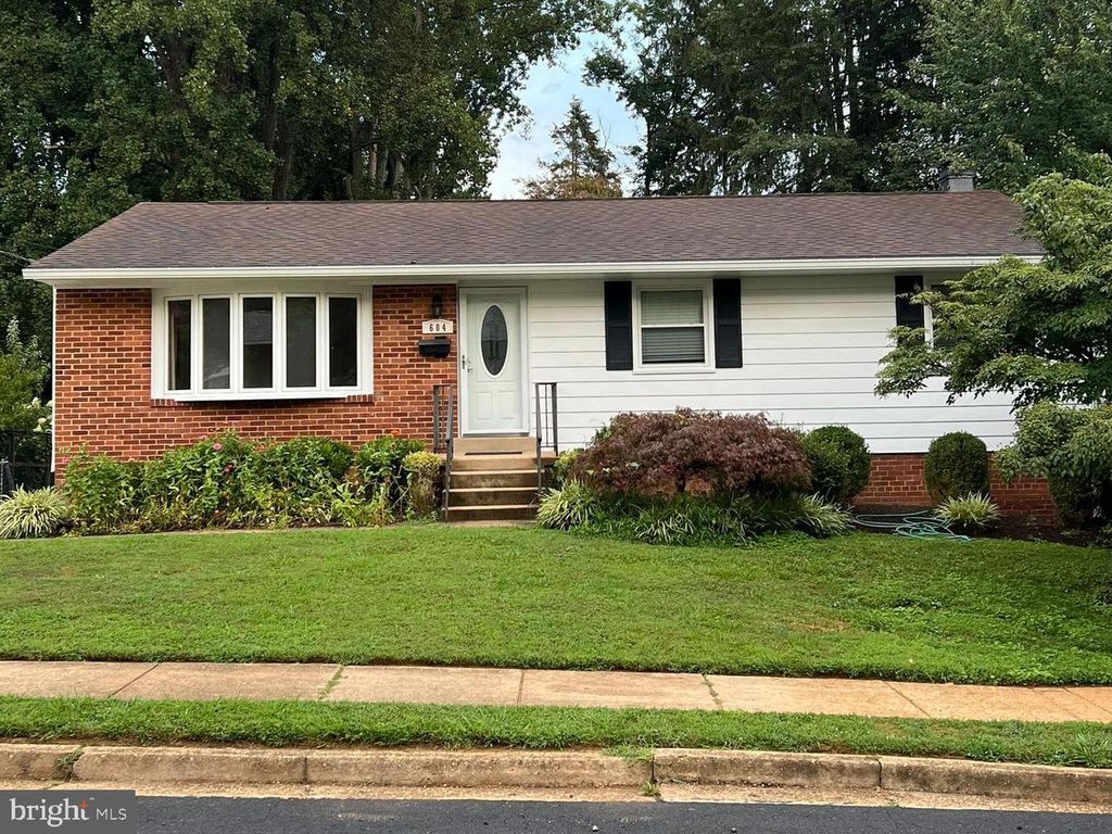 604 YEONAS DR SW, Vienna, VA 22180