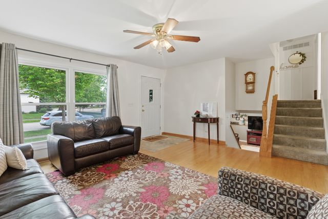223 Blackberry Drive, Bolingbrook, IL 60440