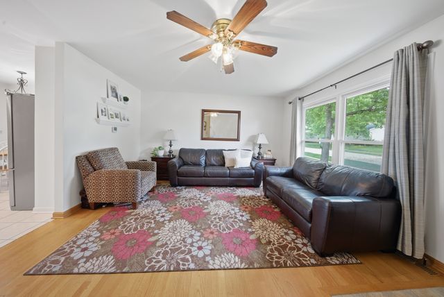 223 Blackberry Drive, Bolingbrook, IL 60440