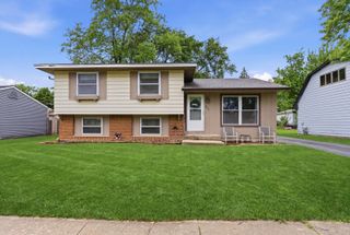 223 Blackberry Drive, Bolingbrook, IL 60440