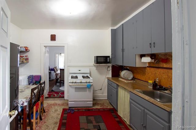 3273 Yemans Street, Hamtramck, MI 48212