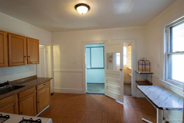 3273 Yemans Street, Hamtramck, MI 48212