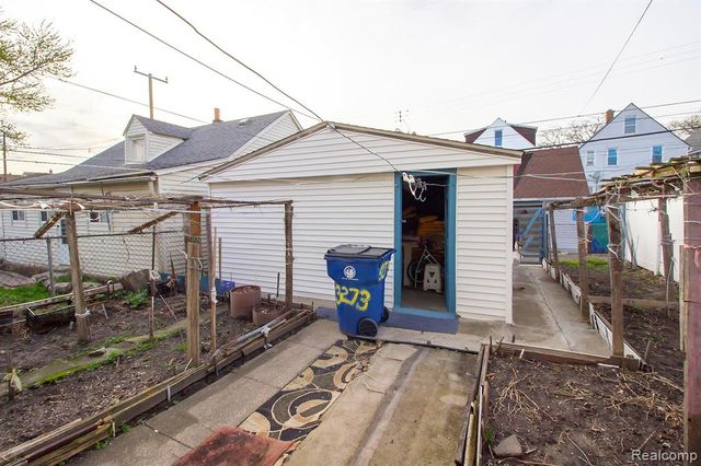3273 Yemans Street, Hamtramck, MI 48212