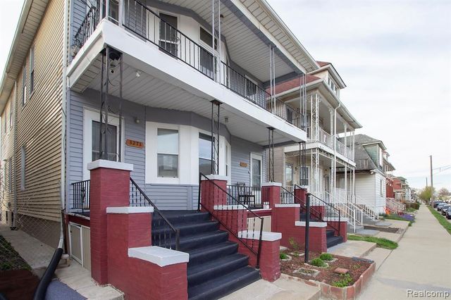 3273 Yemans Street, Hamtramck, MI 48212