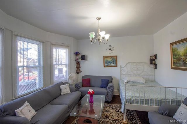3273 Yemans Street, Hamtramck, MI 48212