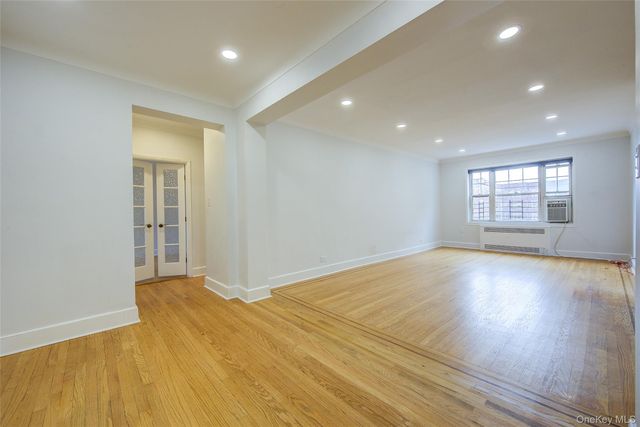 76-35 113th Street 6F, Forest Hills, NY 11375