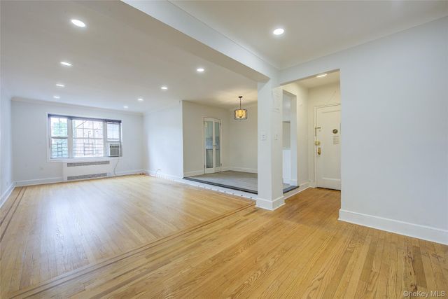 76-35 113th Street 6F, Forest Hills, NY 11375