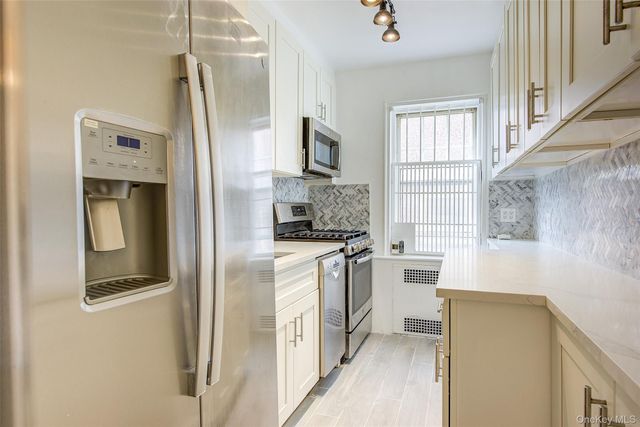 76-35 113th Street 6F, Forest Hills, NY 11375