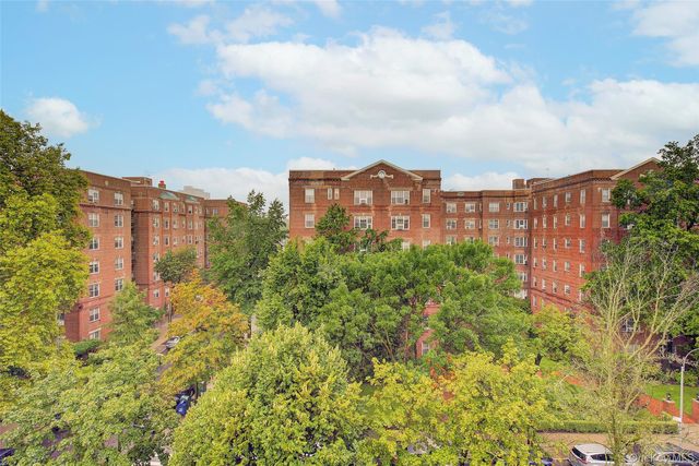 76-35 113th Street 6F, Forest Hills, NY 11375