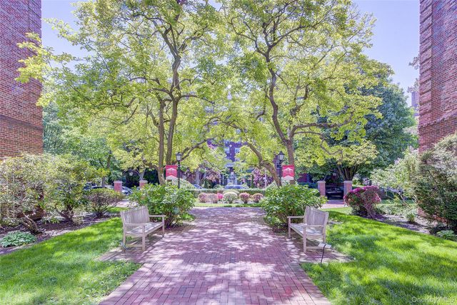 76-35 113th Street 6F, Forest Hills, NY 11375
