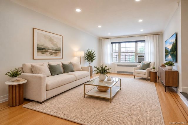 76-35 113th Street 6F, Forest Hills, NY 11375