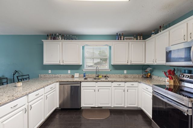 1358 Jason Cir, Ashland City, TN 37015