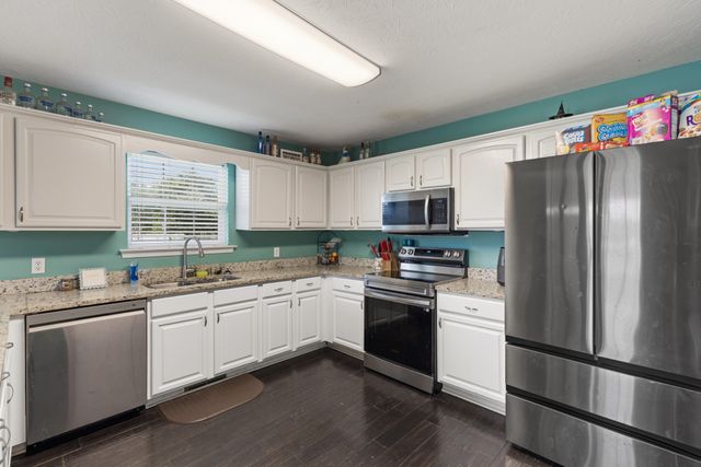 1358 Jason Cir, Ashland City, TN 37015
