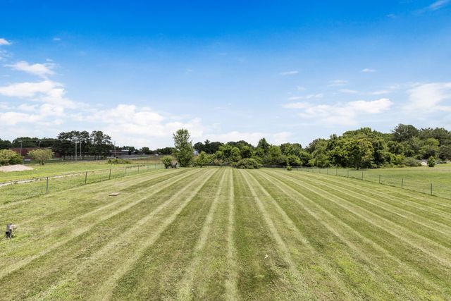 1358 Jason Cir, Ashland City, TN 37015