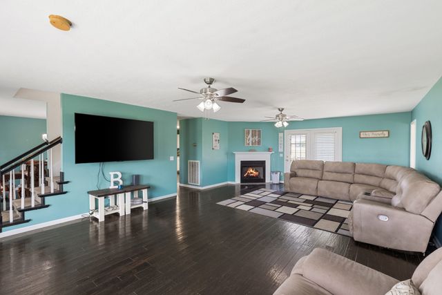 1358 Jason Cir, Ashland City, TN 37015