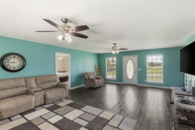 1358 Jason Cir, Ashland City, TN 37015