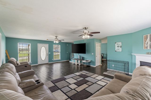 1358 Jason Cir, Ashland City, TN 37015