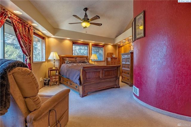 826 S Skylark Way, Othello, WA 99344