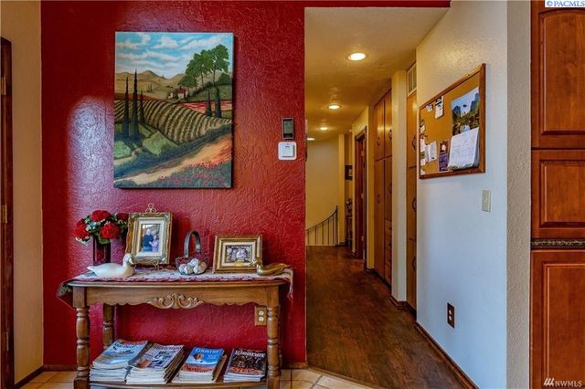 826 S Skylark Way, Othello, WA 99344