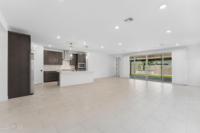 1524 E CAROB Court, Gilbert, AZ 85298