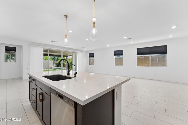 1524 E CAROB Court, Gilbert, AZ 85298